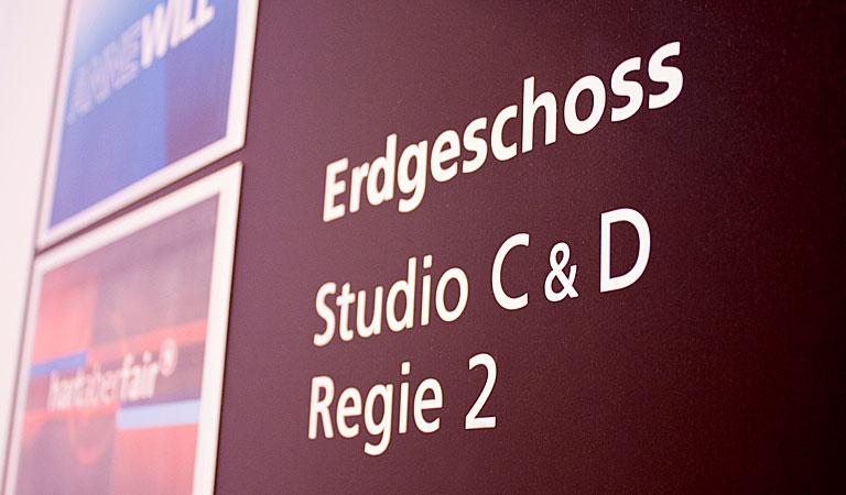 Ansprechpartner/-innen